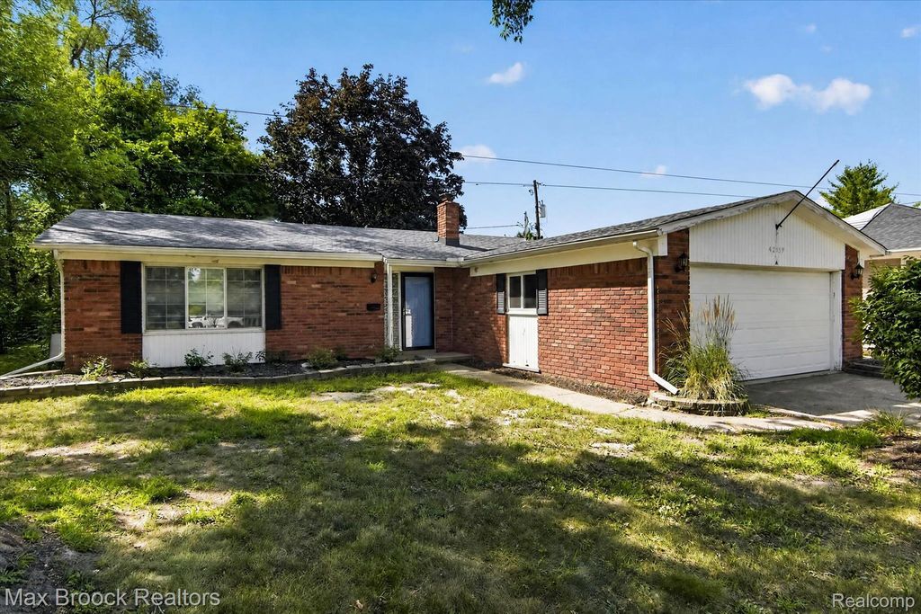 42459 Postiff Avenue, Plymouth