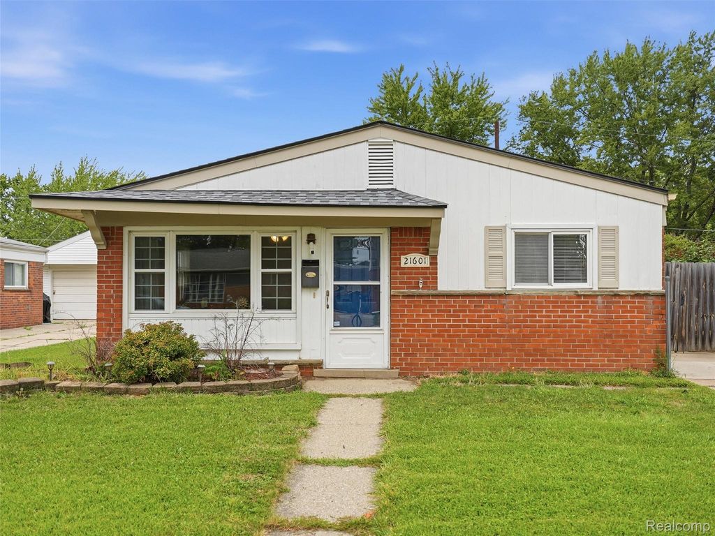 21601 Parkway Street, St. Clair Shores city