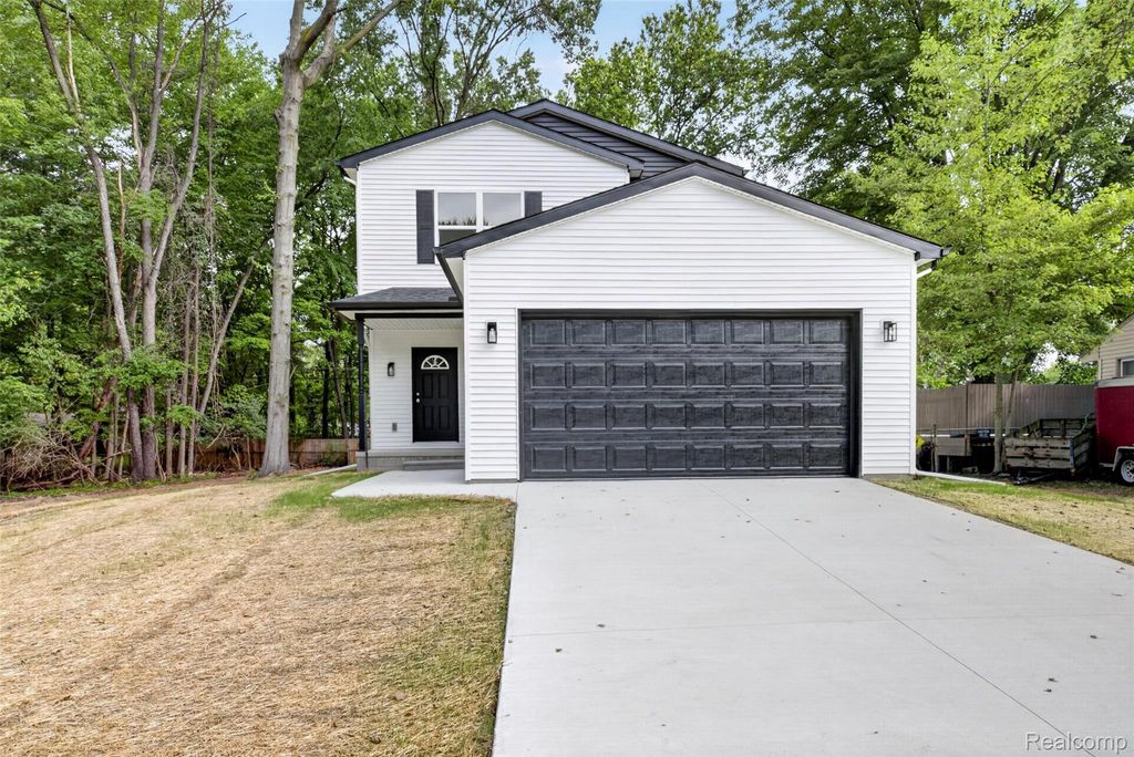 33724 Barrington Street, Westland city