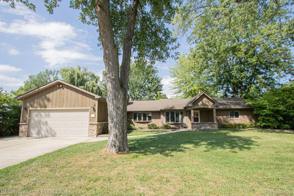 21725 Ulrich Street, Clinton charter township