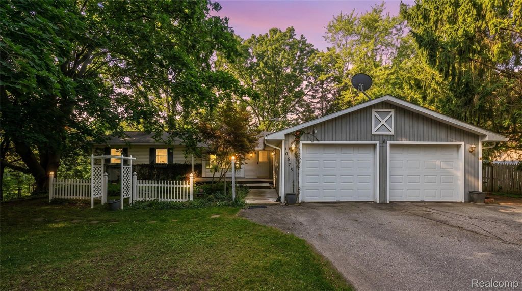 10975 Andersonville Road, Springfield charter township