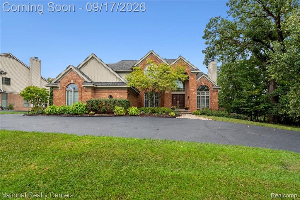 6951 Brook Hollow Court, West Bloomfield charter township