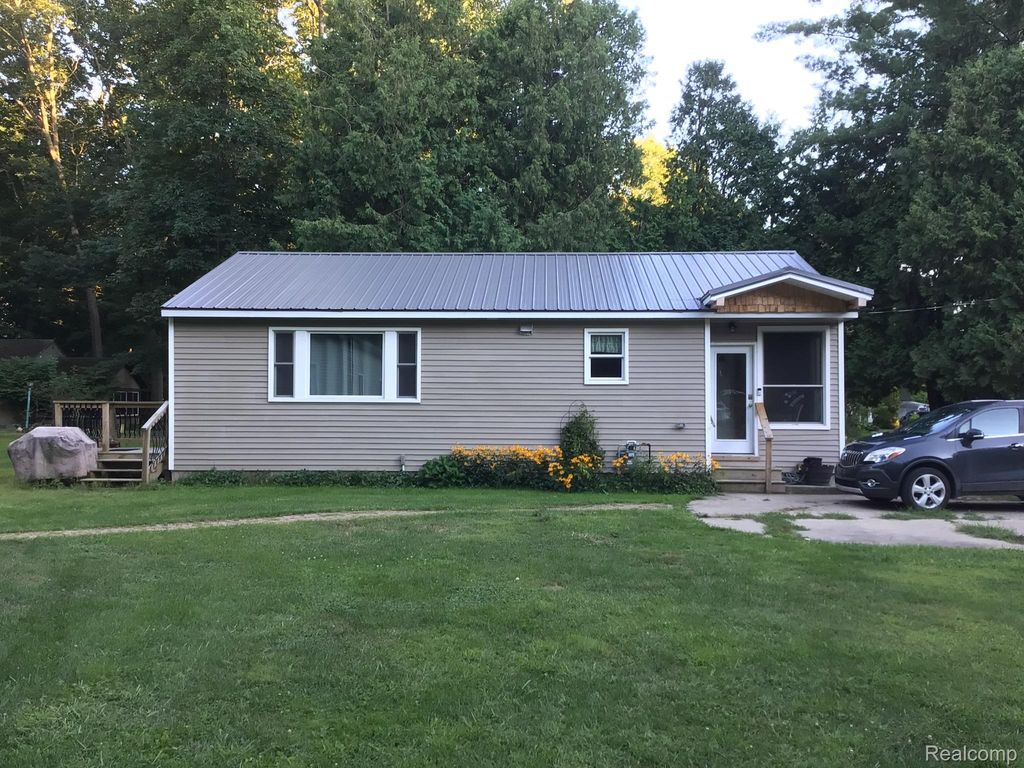 968 Boshaw Drive, Attica township