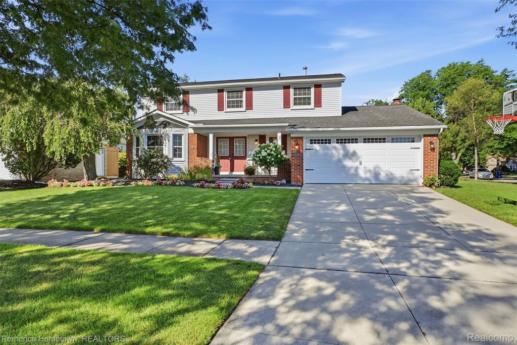 6753 Weathersfield Way, Canton charter township