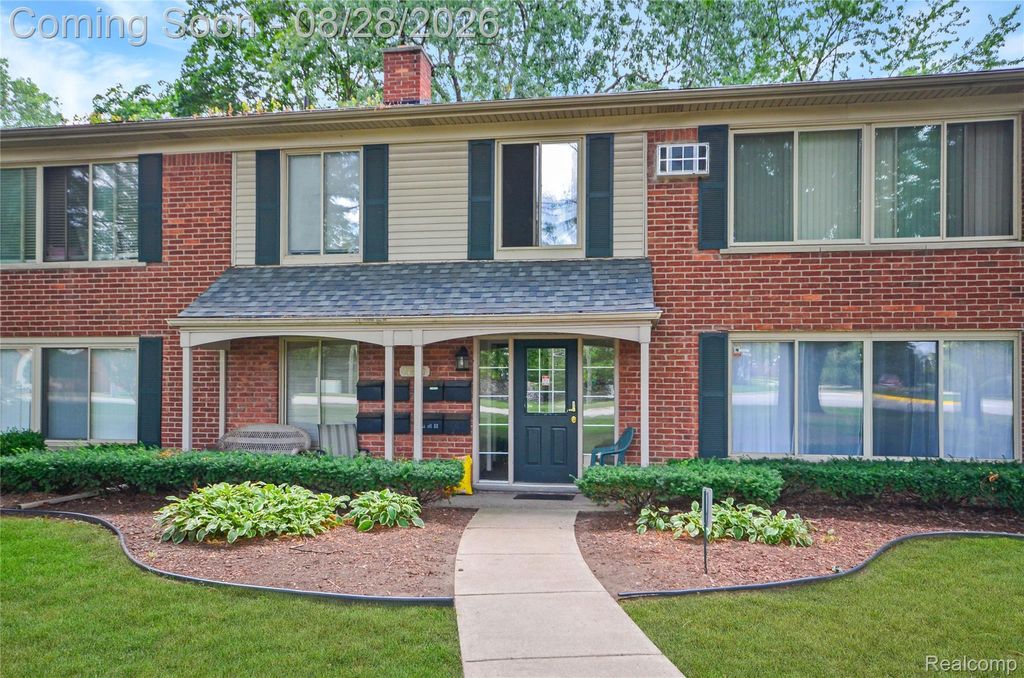 11410 Canal Road 205, Sterling Heights