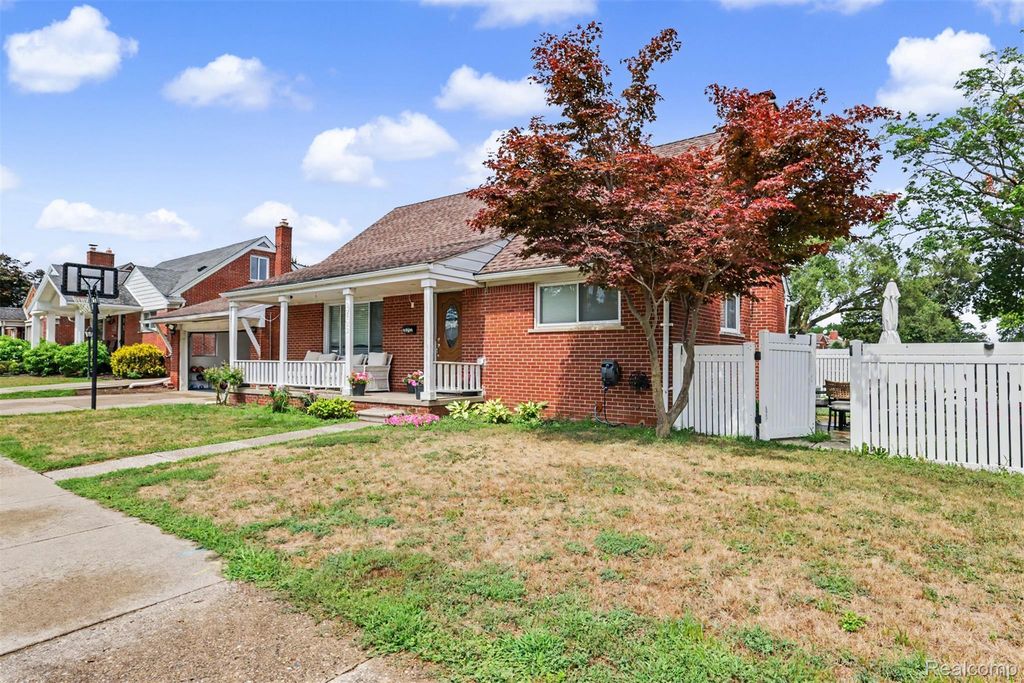 22722 Cobb Street, Dearborn city