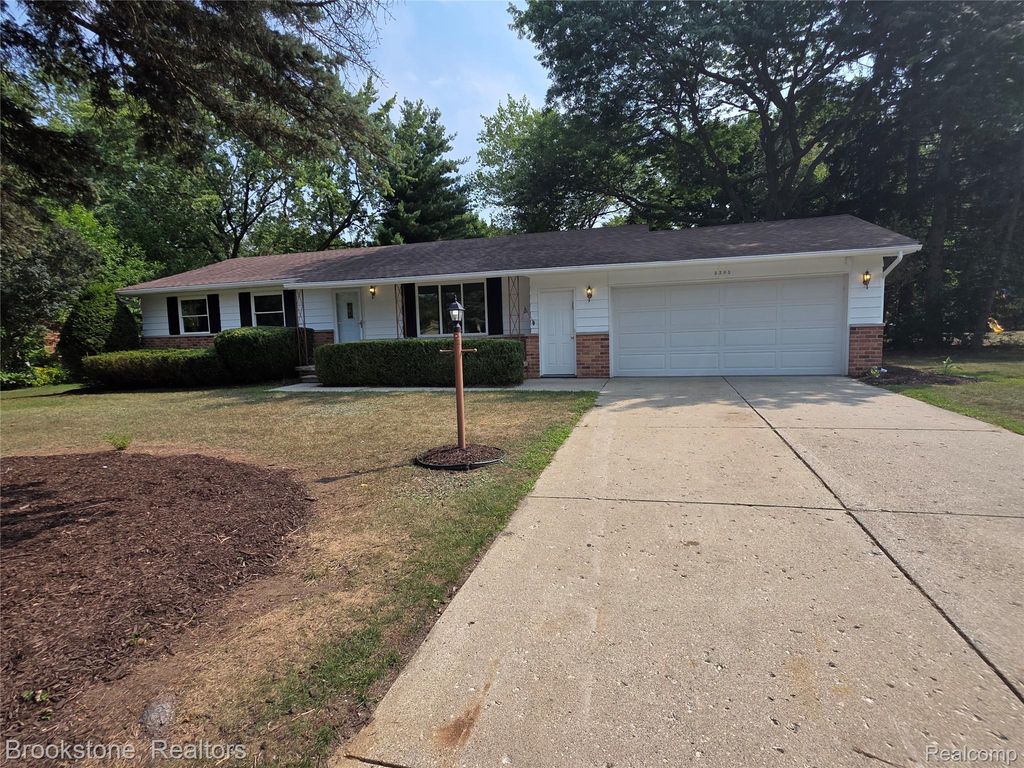 5395 Dorchester Drive, Mt. Morris township