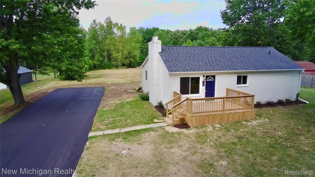 5184 W Carpenter Road, Mt. Morris township
