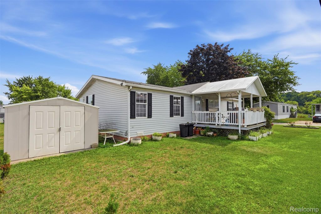 29643 Carousel Street, Novi city
