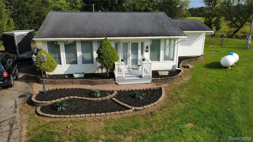6180 E 5 Point Highway, Hamlin township