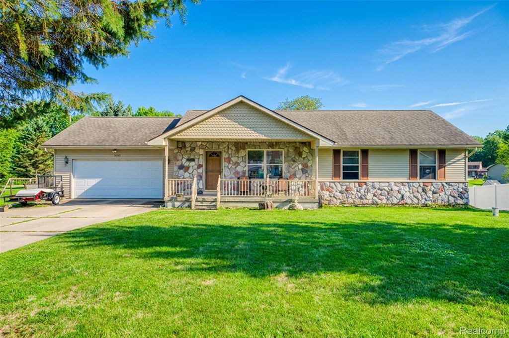 3097 Whitetail Lane, Bennington township