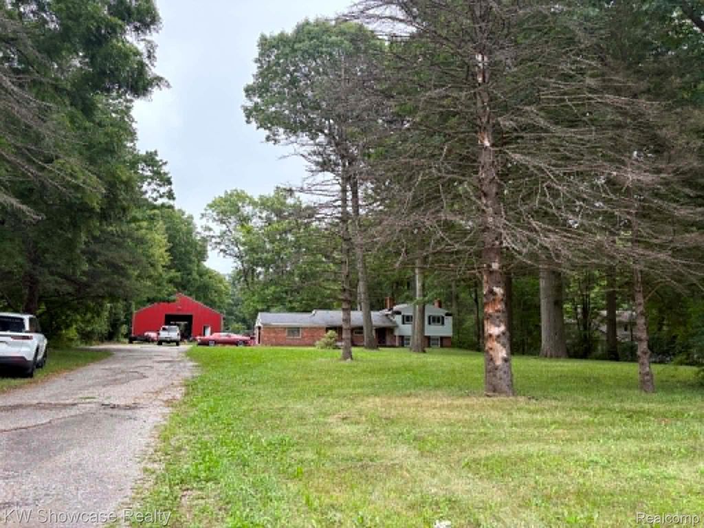 4949 Clarkston Road, Independence charter township
