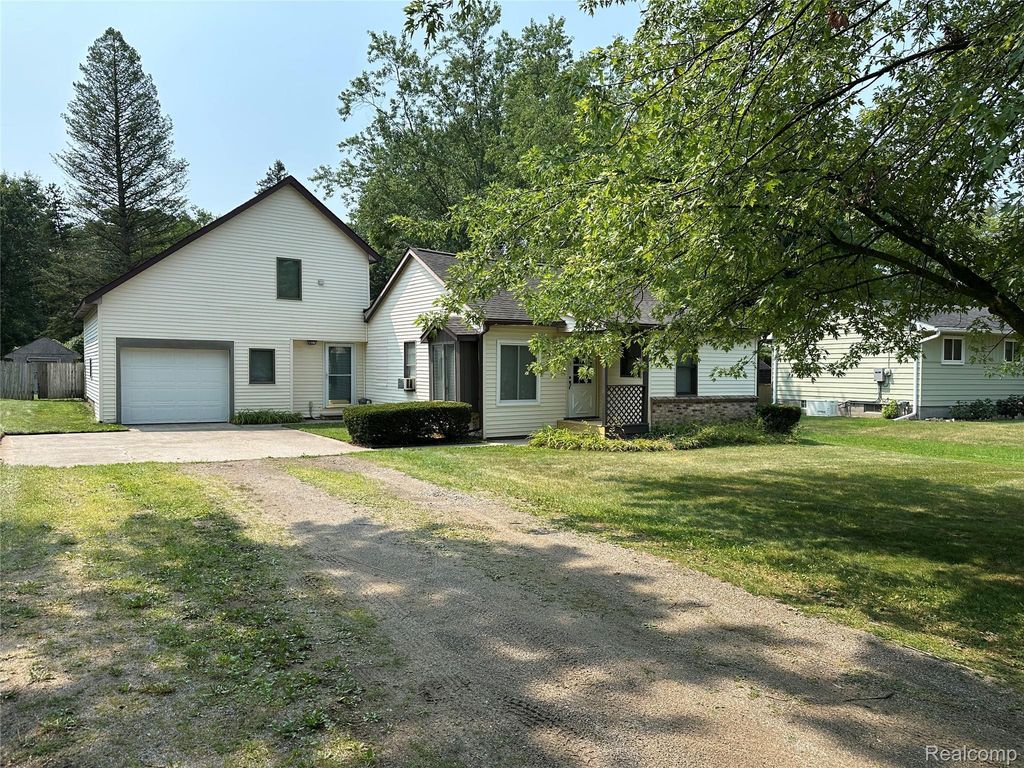 603 Heights Road, Orion charter township