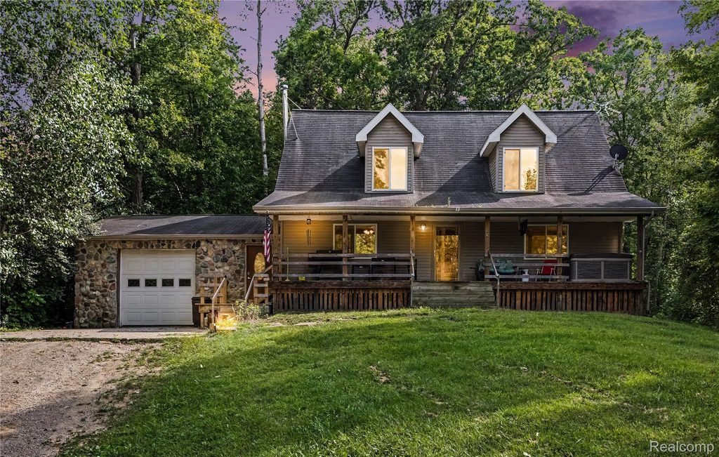 193 Miller Lake Rd., Deerfield township