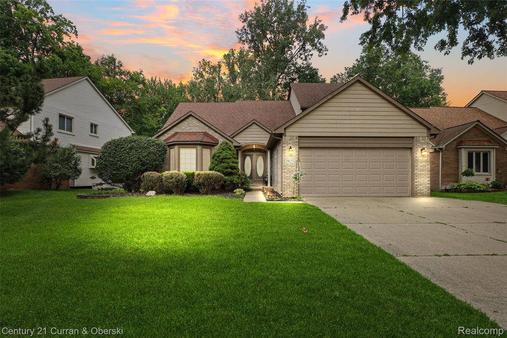 19123 Parkwood Lane, Brownstown charter township
