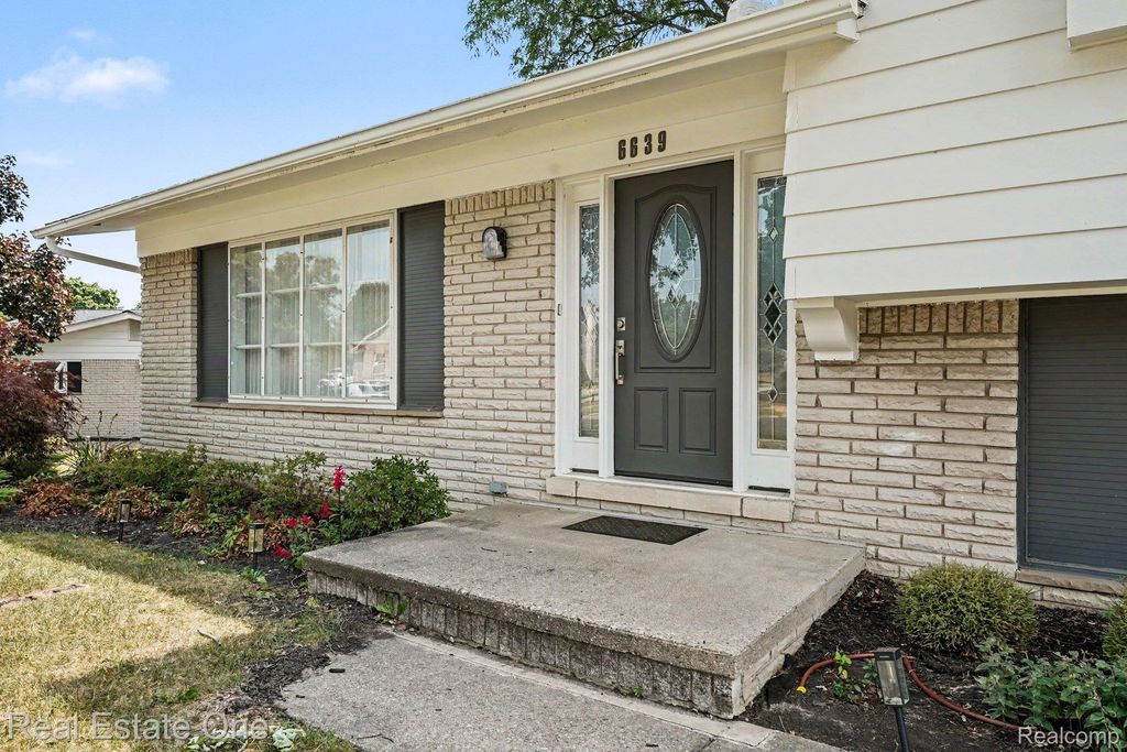 6639 Tamerlane Drive, West Bloomfield charter township