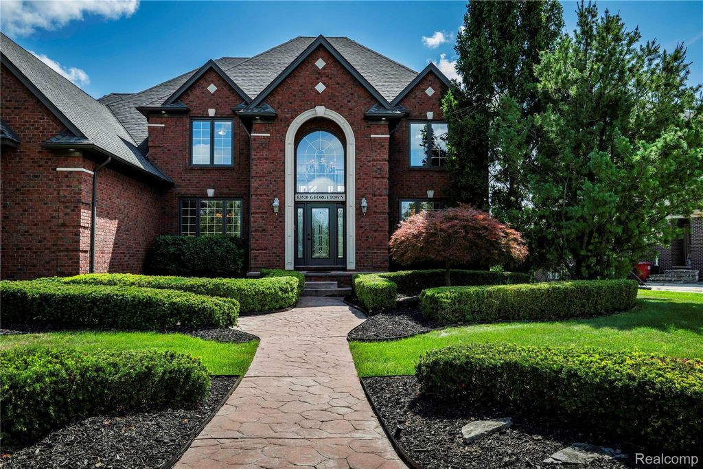 63520 Georgetowne S, Washington township