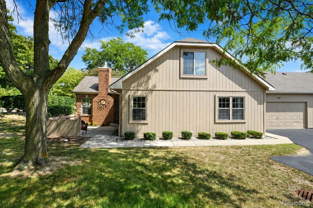 619 Perry Creek Drive 48, Grand Blanc city