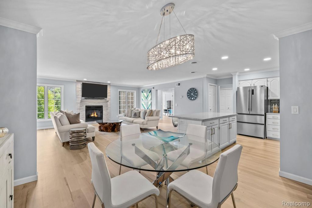 822 Deer Court, Plymouth