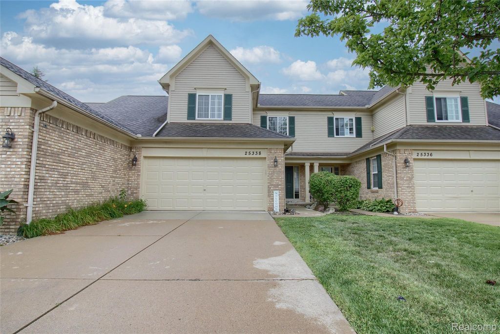 25338 Petros Drive, Flat Rock