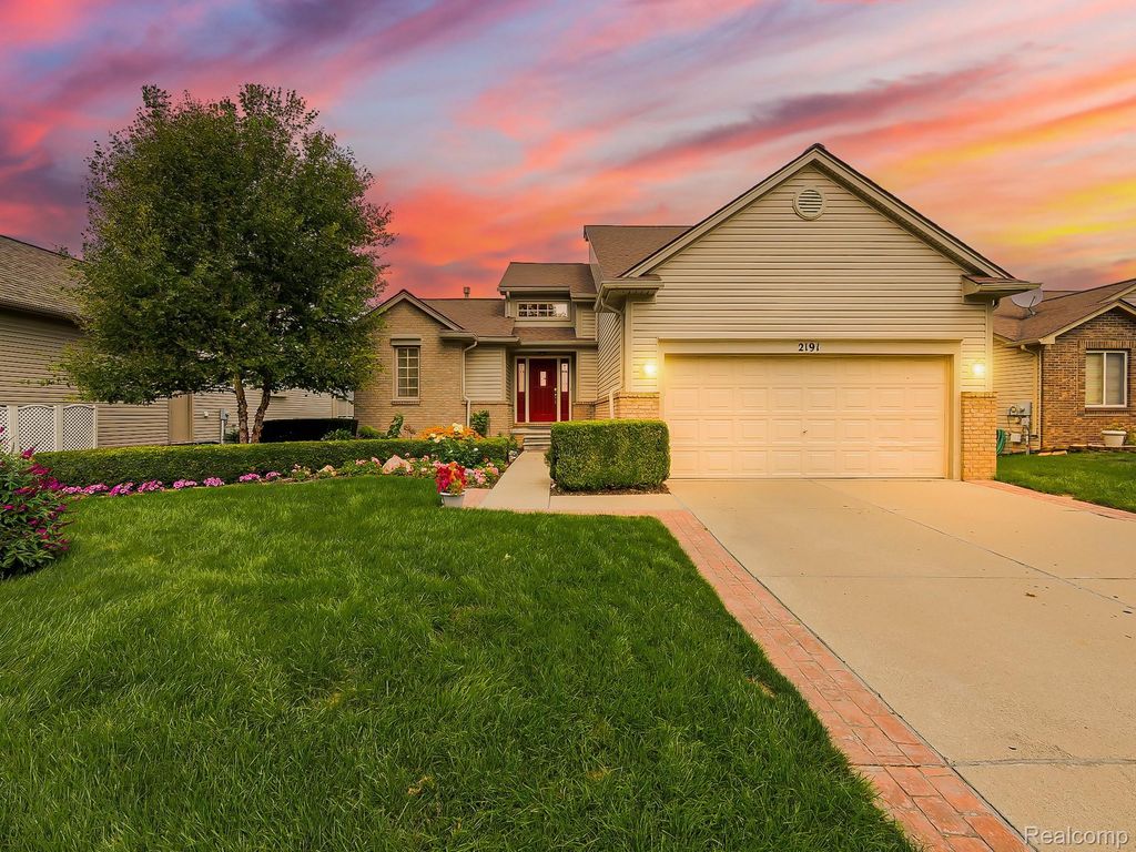 2191 Barclay Avenue, Shelby charter township