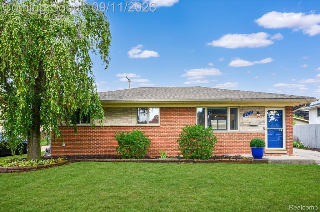 39717 Parklawn Drive, Sterling Heights city