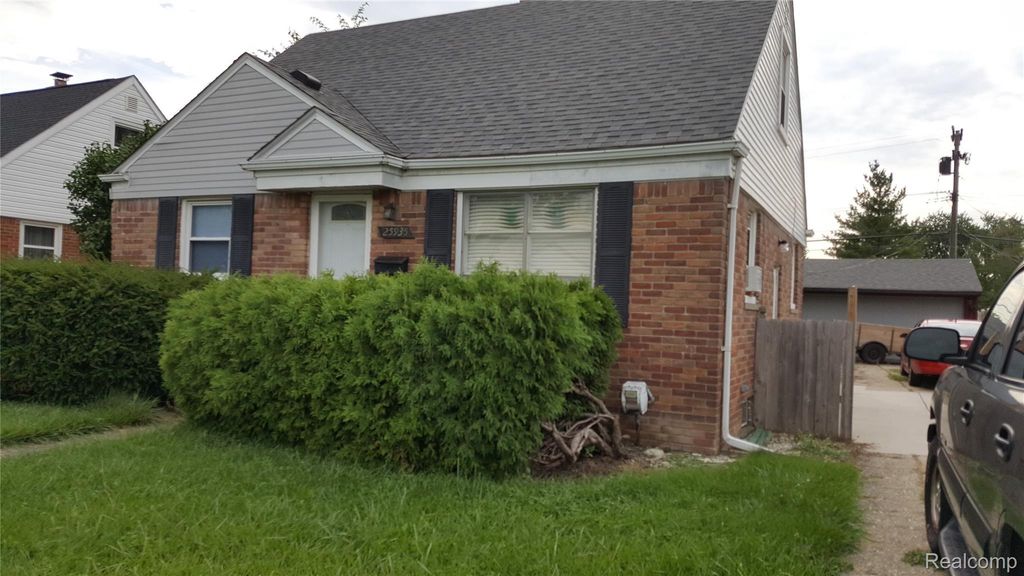 25935 Waldorf Street, Roseville city