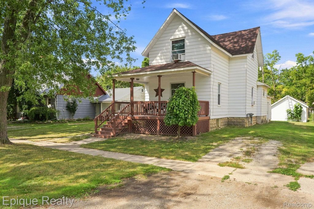 103 N Neeper Street, Capac village