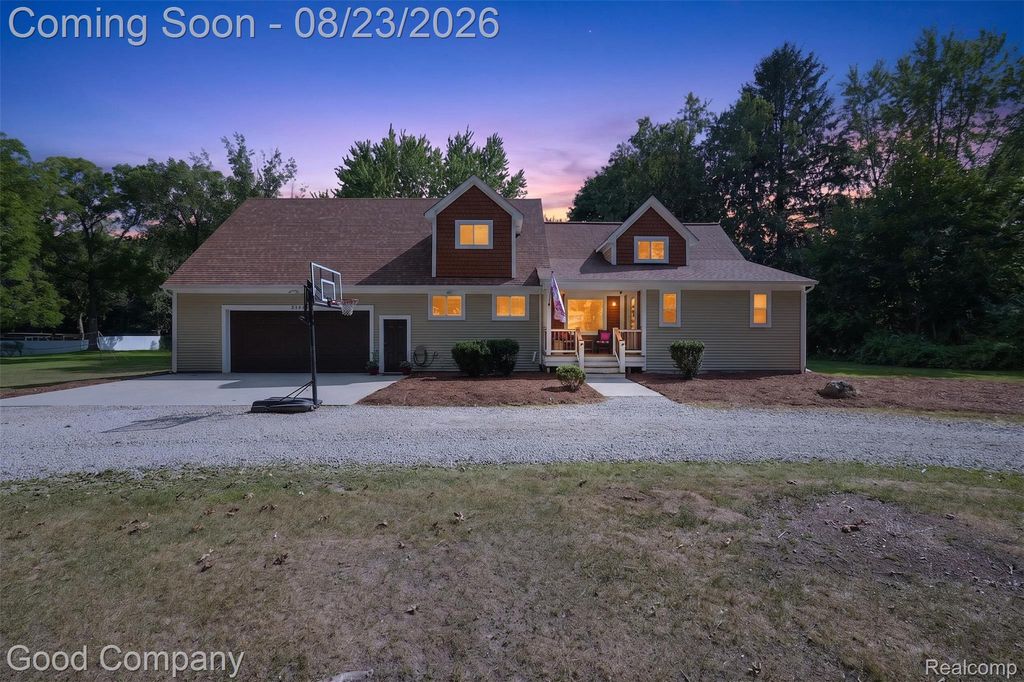 2145 Cole Road, Orion charter township
