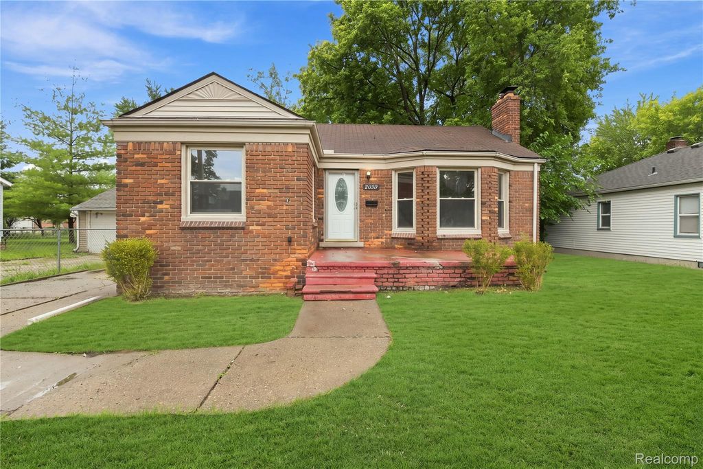 21927 Curie Avenue, Warren city