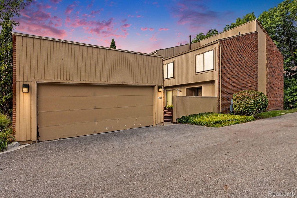 7320 Balsam Court, West Bloomfield charter township