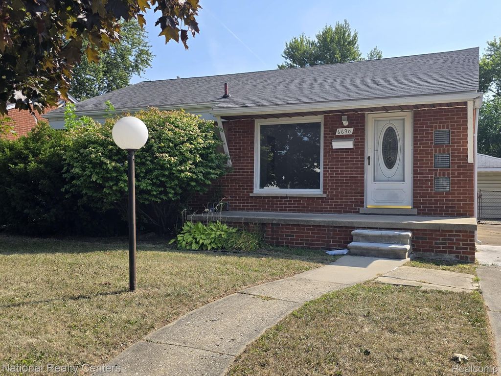6690 Deering Street, Garden City city