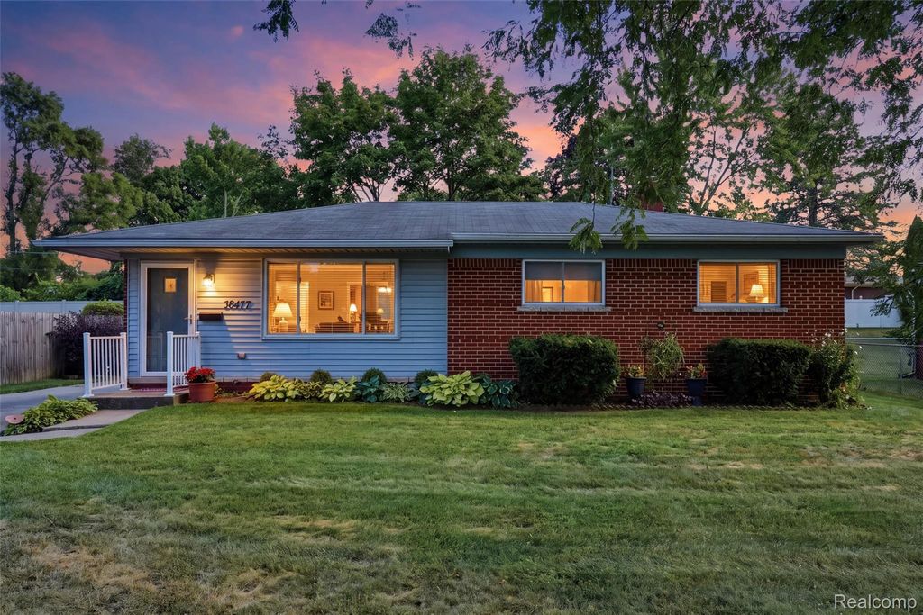 38477 Ann Arbor Trail, Livonia city