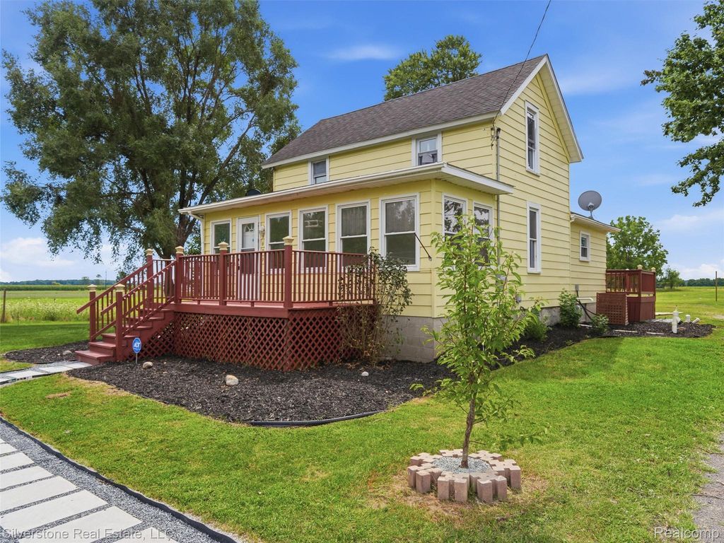 9691 Grames Road, London township