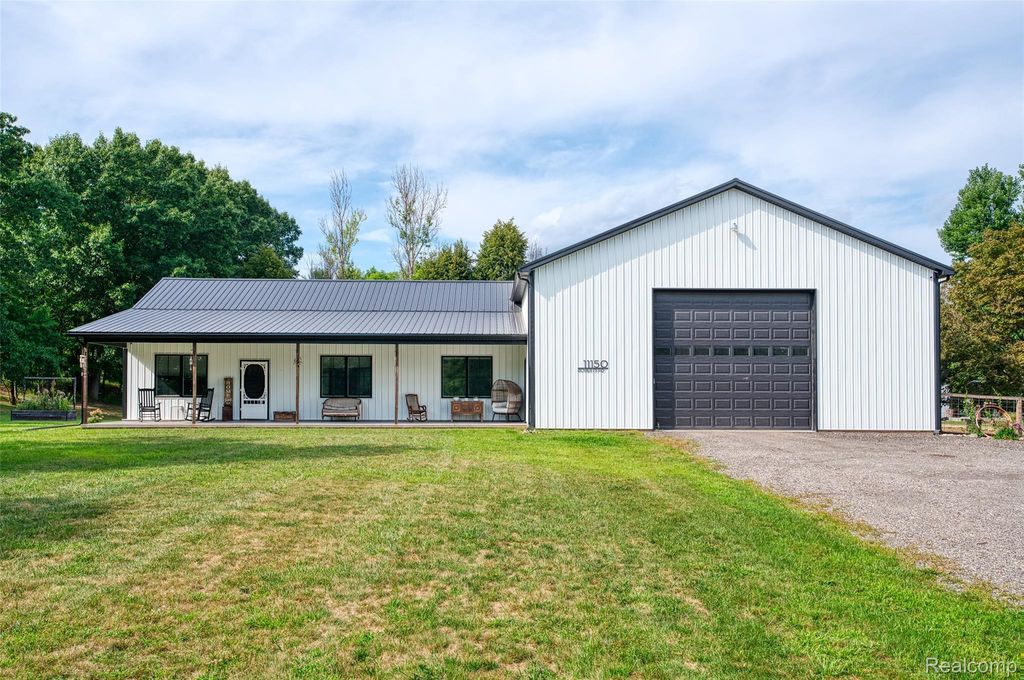 11150 Roberts Road, Iosco township