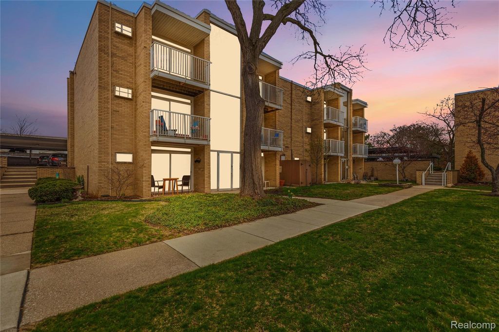 4913 Crooks Road G1, Royal Oak