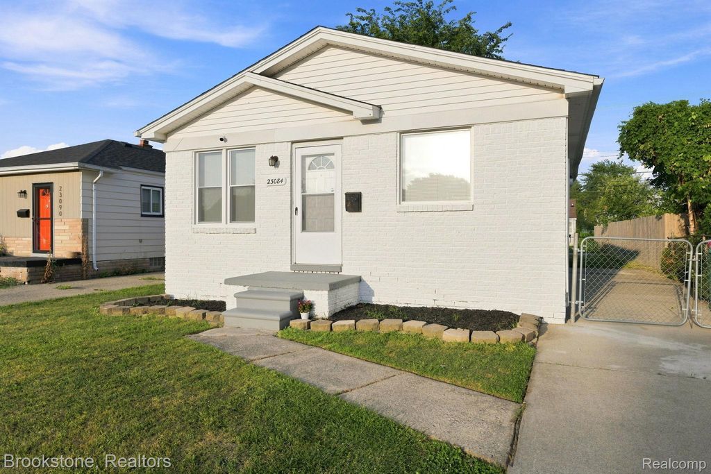 23084 Lambrecht Avenue, Eastpointe city