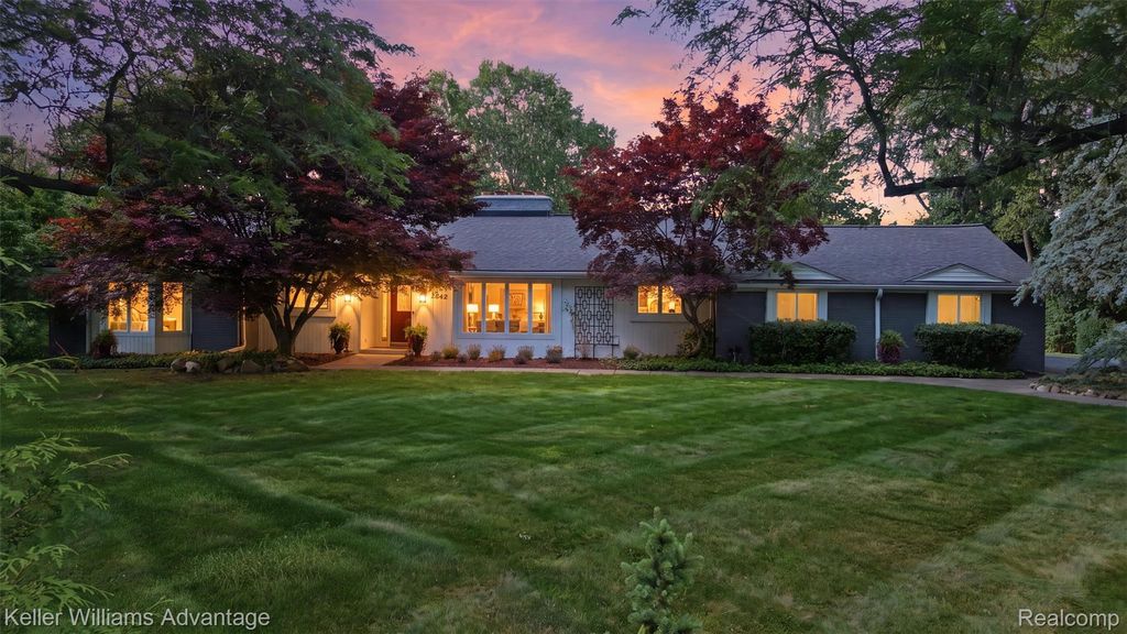1642 Keller Lane, Bloomfield charter township