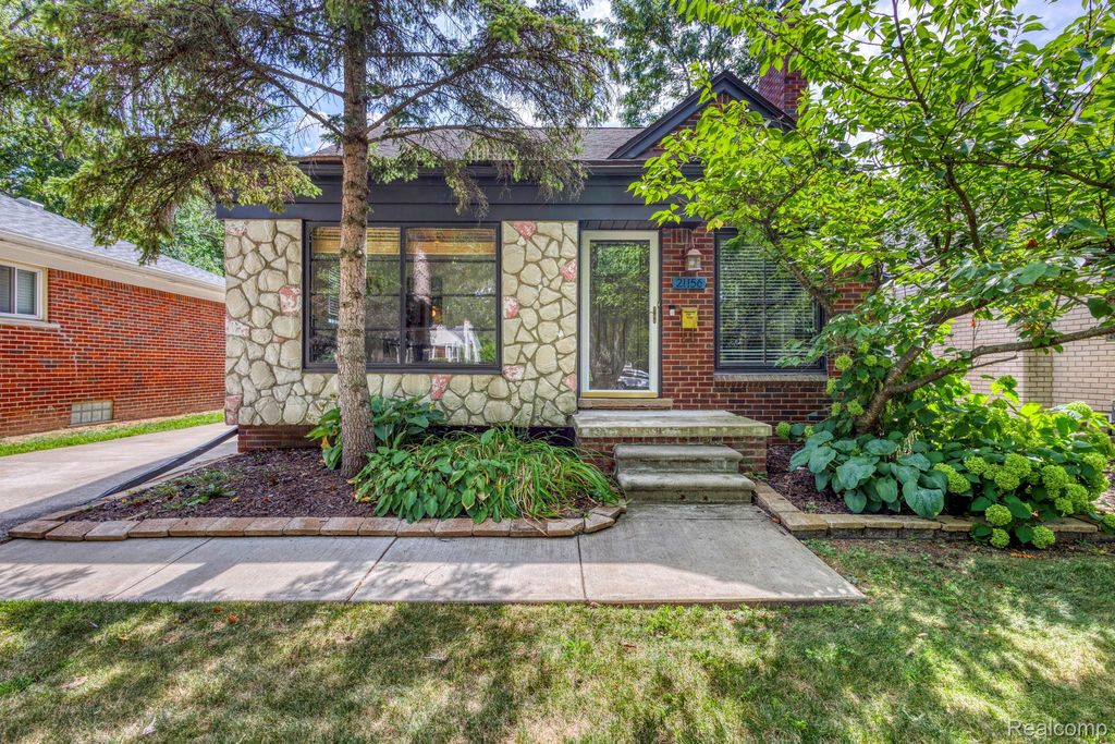 21156 Manchester Boulevard, Harper Woods city