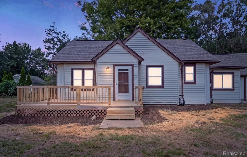 15564 Almont Road, Berlin township
