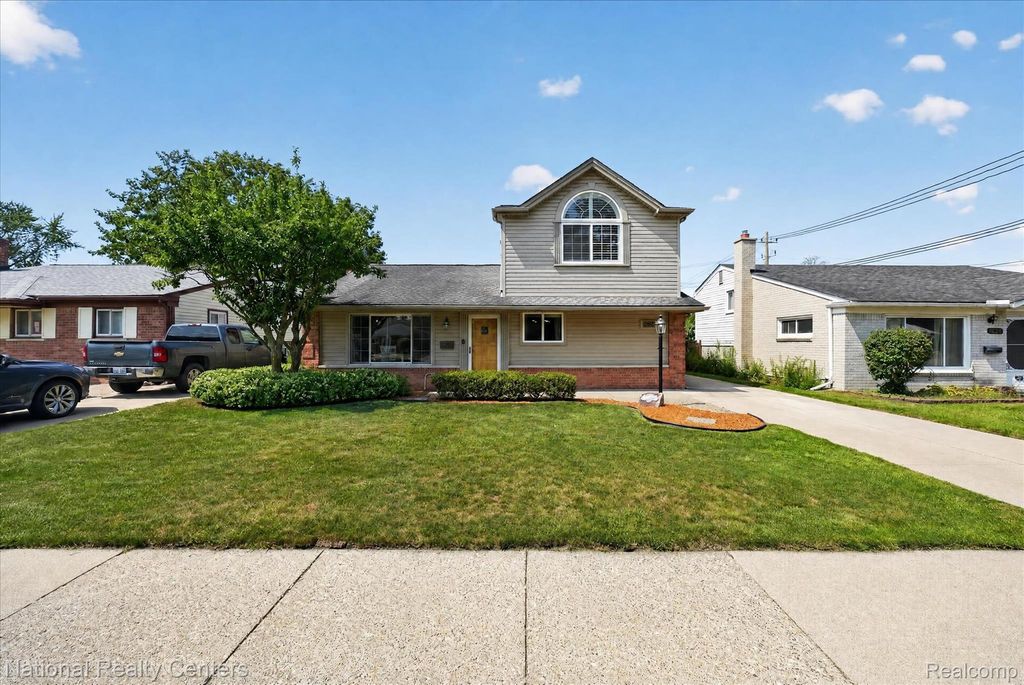8347 Donna Street, Westland city