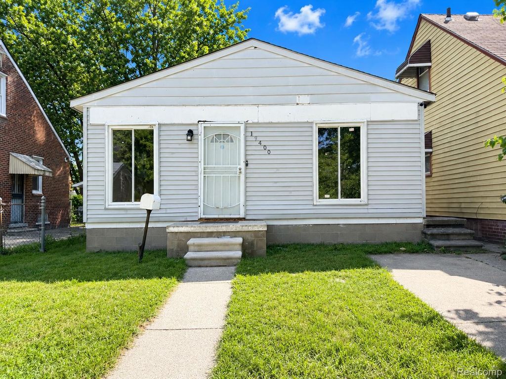 19400 Charest Street, Detroit city