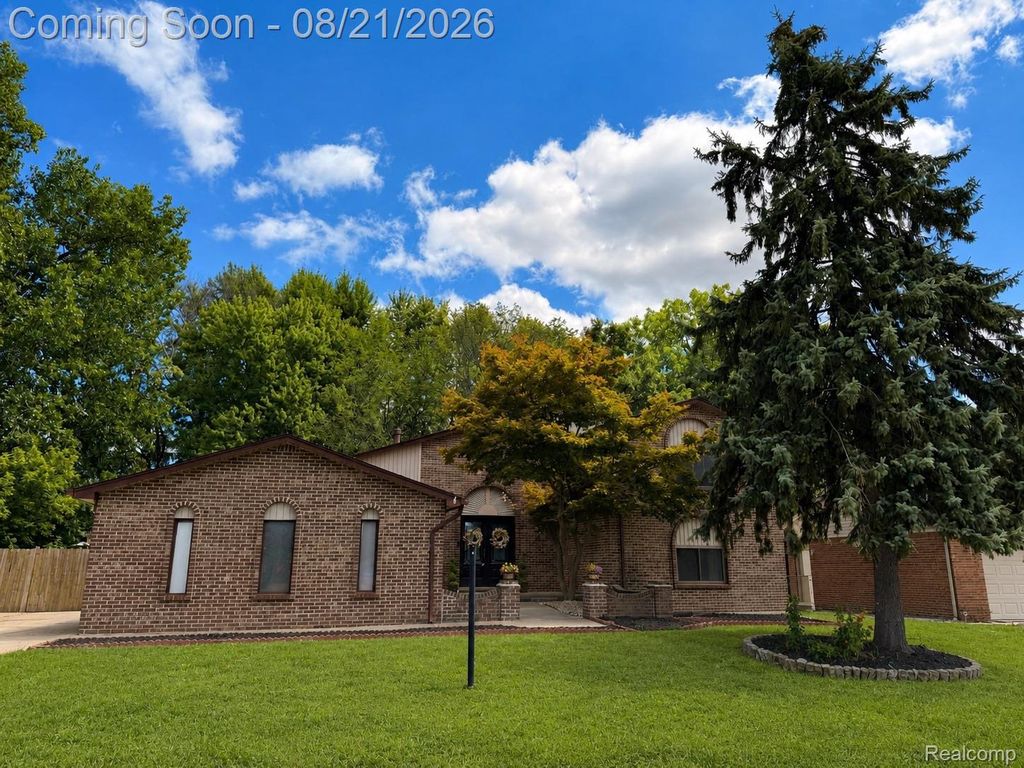 18823 Millar Road, Clinton charter township