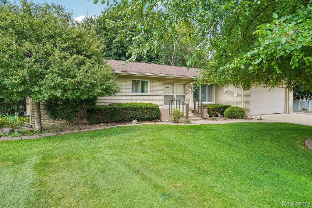 6282 E Church Street, Independence charter township