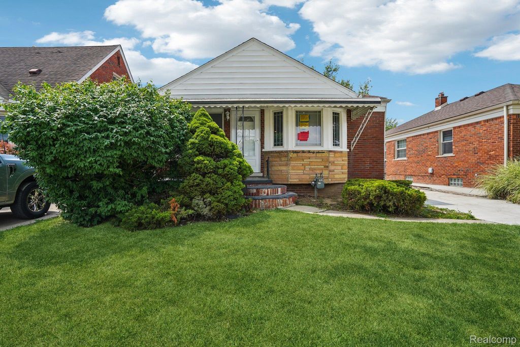 15237 Warwick Avenue, Allen Park city