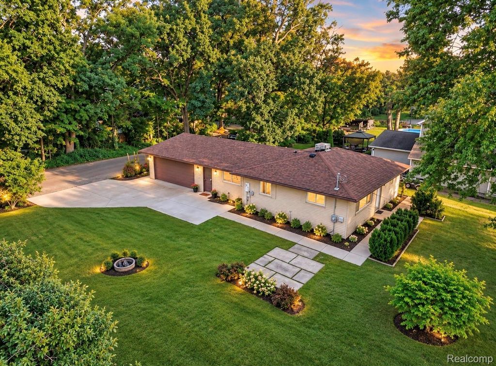 6220 Wertz, Springfield charter township