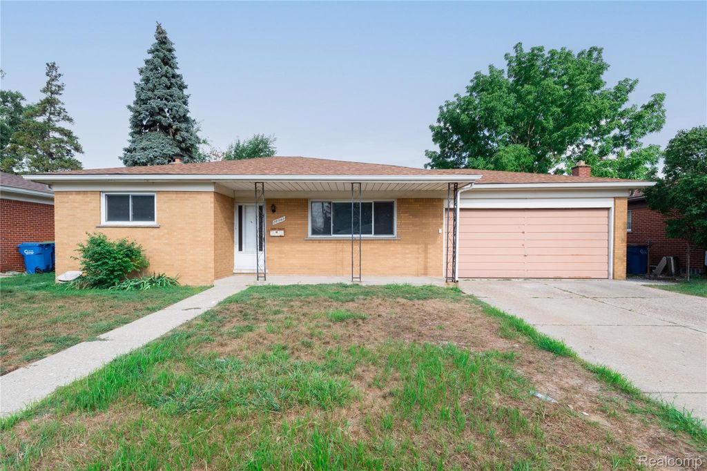 28542 Grobbel Avenue, Warren city