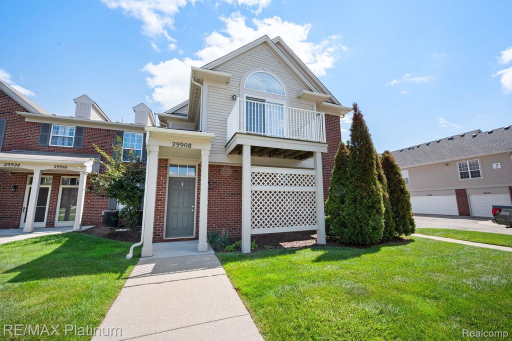 29908 Heritage Parkway 25, Warren