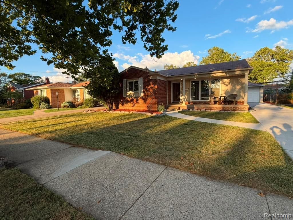 6336 Cambourne Road, Dearborn Heights city