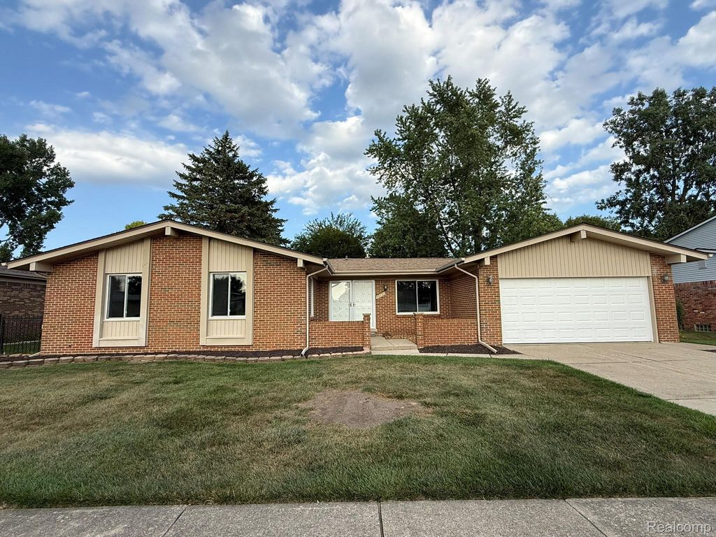 39232 Donahue Drive, Clinton charter township